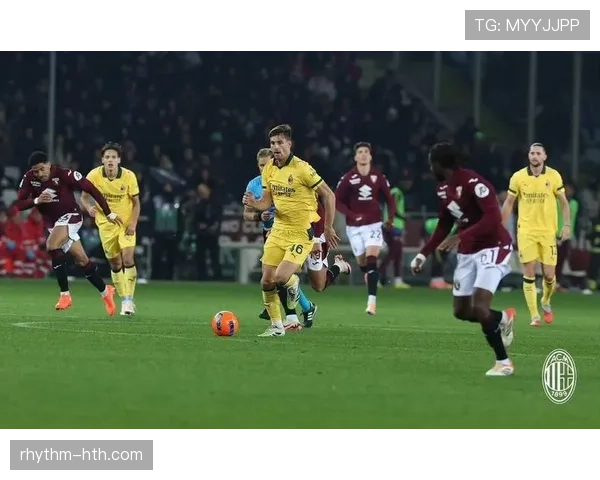 都灵定位球发威，稳健表现助力球队实现惊险逆转