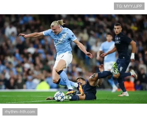 那不勒斯边路进攻火力升级,延续关键胜利强势态势 那不勒斯边路进攻火力升级,延续关键胜利强势态势