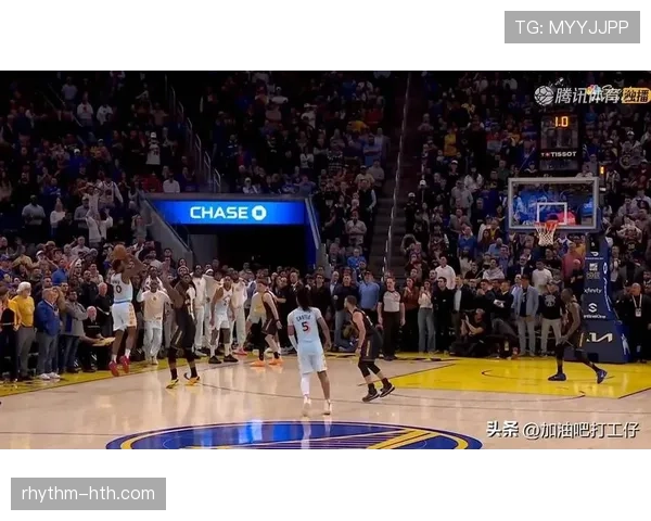 巴恩斯砍下高效得分拉开差距领先勇士队核心库里表现逊色