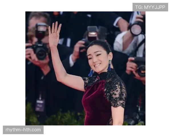 卢玉菲今天又被拍到穿着随便，明星气场全无，比平时赛场上的她差远了！